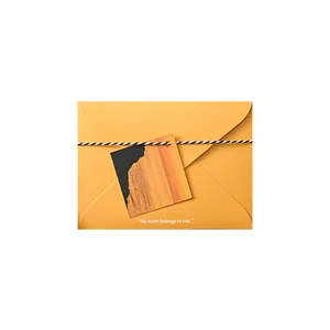 Minimalistisches gelbes Briefumschlag-Set mit Motivkarte und My heart belongs to you Zitat