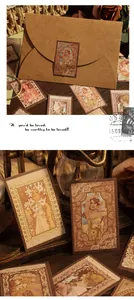 Primo piano di adesivi vintage con illustrazioni di personaggi per scrapbooking fai-da-te