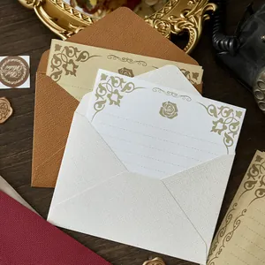 Juego de sobres y papel de cartas vintage con textura de lino y motivos florales