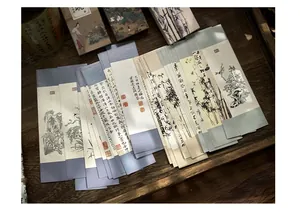 Bladwijzers in traditionele Chinese stijl met inktschilderijen en kalligrafie