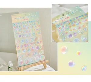 Macro-detail van Milky Way-serie bubbelstickers met iriserende glitterfilm afwerking