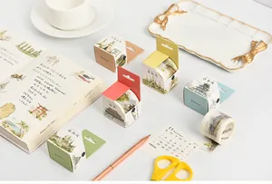 Vue détaillée d'un ensemble de rubans washi décoratifs aux cinq thèmes culturels pour le DIY.