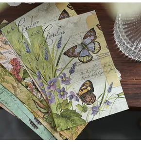 Carta da scrapbooking vintage con fiori e farfalle