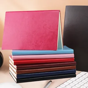 Pile de carnets et journaux en cuir A5 colorés de qualité pour le bureau et l'école