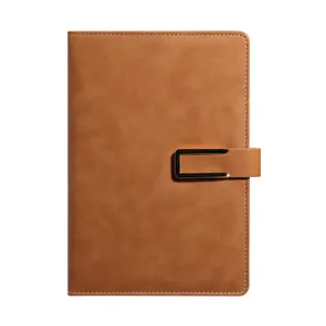 Premium A5 Notizbuch aus braunem Leder mit elegantem goldfarbenem Metallverschluss