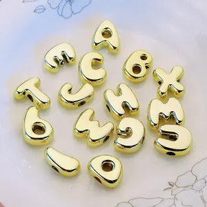 Abgerundete goldene UV-beschichtete Acryl-Buchstabenperlen mit großen Löchern für Bastelarbeiten