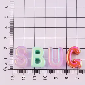 Holographische UV-galvanisierte Acryl-Buchstabenperlen für DIY-Schmuckherstellung