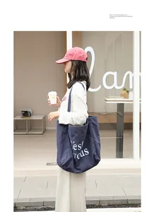 Sac fourre-tout minimaliste en lin bleu marine avec imprimé de lettres blanches