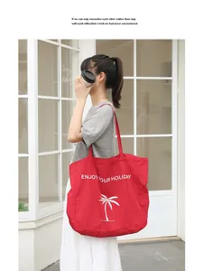 Geräumige rote Nylon-Einkaufstasche mit weißem Palmenmuster und lässigem Urlaubs-Slogan