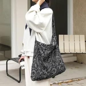 Sac à bandoulière décontracté en toile de style japonais avec broderie paisley blanche