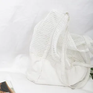 Bolsa de playa grande blanca de malla y lona para compras diarias y uso casual moderno