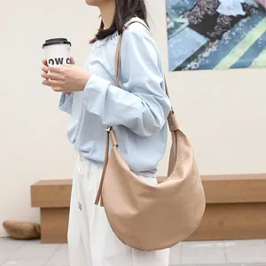 Elegante bolso de hombro hobo de cuero PU suave caqui ideal para el uso diario casual
