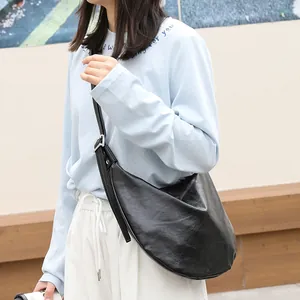 Elegante bolso bandolera de cuero PU suave negro para mujer, estilo dumpling bag