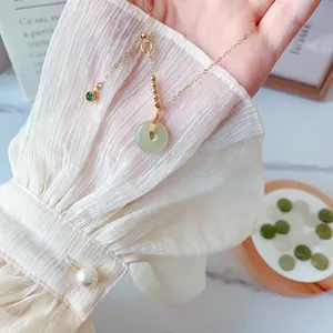 Elegante Hetian Jade Ping'an Kou Anhänger Halskette mit vergoldeter Kette für Damen