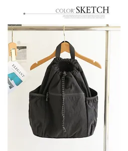 Lässiger schwarzer Nylon-Rucksack mit Kordelzug, großen Seitentaschen und Frontreißverschluss