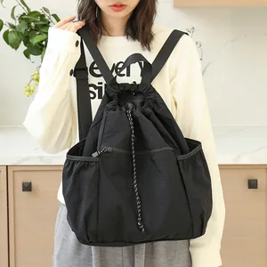 Schwarzer lässiger Nylon-Rucksack mit Kordelzug und stilvollem Faltendesign für Damen