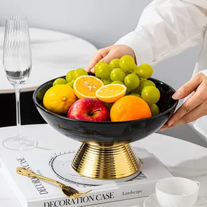 Plato de Fruta Pedestal Porcelana Acanalado Lujo Europeo Soporte para Postres de Cerámica Base Dorada Decoración Mesa de Centro de Sala de Estar
