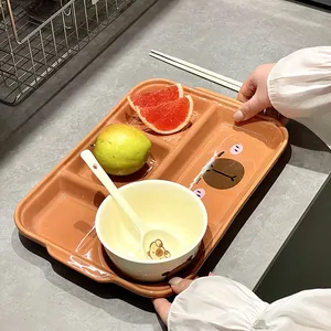 Vassoio diviso in ceramica a forma di orso con set di ciotole per bambini, adatto al microonde