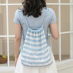 Mochila de punto a rayas azules y blancas con cordón para mujer estilo japonés casual