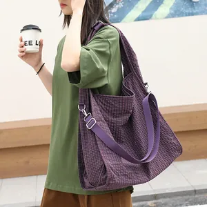Bolso tote grande de lona a cuadros morados con correa ajustable para el hombro