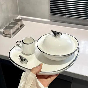 Moderne Keramische Dessertkom Met Deksel Wit Zilveren Rand Vogel Decor Soepkom Servies Serveerset