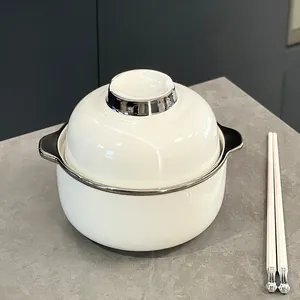 Élégant bol à nouilles en céramique blanche avec couvercle, bord argenté et baguettes
