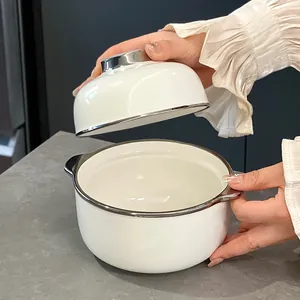 Bol en céramique blanche avec couvercle et bord argenté pour soupe et dessert élégant