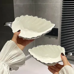 Lot de bols modernes en céramique blanche en forme de feuille bord argenté