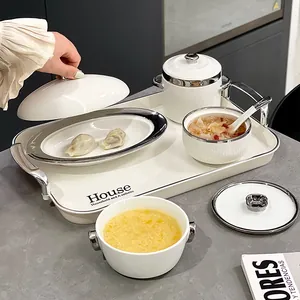 Elegante set da colazione in ceramica crema con vassoio e ciotola per una persona