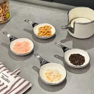 Nordisches Keramik-Dip-Schalen-Set mit silbernem Metallrand und praktischem Griff