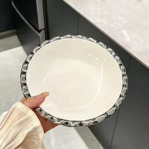 Bol à Soupe Grand en Céramique Moderne Bord Ondulé Irrégulier Bordure Argentée Électroplaquée Vaisselle Élégante pour la Cuisine