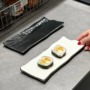 Assiette rectangulaire en céramique à texture rayée pour sushi et petits gâteaux