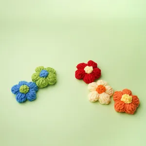 Handgefertigte 6cm Häkelblumen für DIY-Bekleidungszubehör