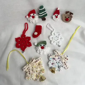 Handmade Knitted Christmas Santa Claus Brooch Reindeer Hair Clip Festive Yarn Accessories For Holiday Party Decoration Gift