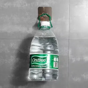Starker selbstklebender Edelstahl-Wandhaken mit hoher Tragfähigkeit im Badezimmer