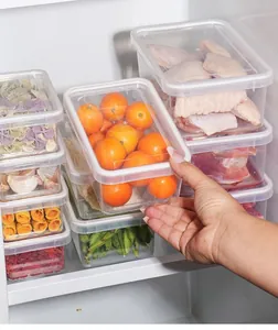 Stapelbare transparente Frischhaltedosen zur organisierten Aufbewahrung im Kühlschrank