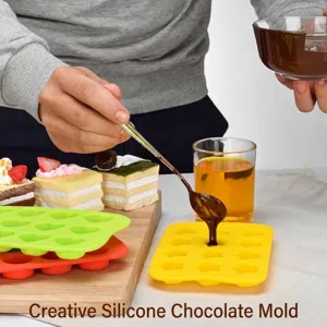 Molde de silicona para chocolate con formas de corazón y estrella para cubitos de hielo.