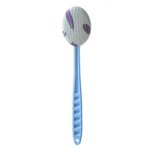 Ergonomische badborstel met lange steel en exfoliërende kop met paars bladpatroon