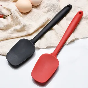 Spatule de Cuisine en Silicone Minimaliste Moderne Résistant aux Hautes Températures Racleur de Gâteau Mélangeur de Crème Avec Trou de Suspension Outil de Cuisson