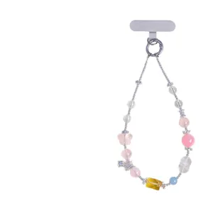 Bijou de téléphone fait main en cristal rose naturel avec perles de quartz papillon