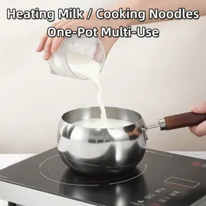 Kleine roestvrijstalen melkpan voor het verwarmen van melk en koken van pasta