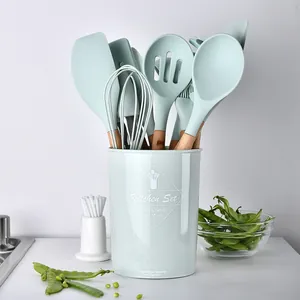 Hellgrünes Silikon Küchenhelfer Kit Mit Buchenholzgriffen Antihaft Hitzebeständiger Spatel Löffel Kochwerkzeuge Kollektion