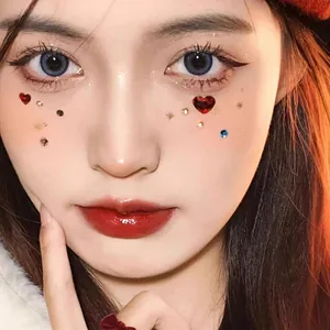 Autocollants décoratifs en strass colorés en forme de cœur pour le maquillage de fête et de scène