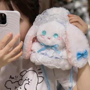 Süße weiße Lolita-Plüschkaninchen-Umhängetasche mit Spitze und blauen Schleifen.