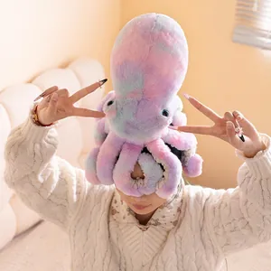 Cappello di polpo in peluche colorato con morbida pelliccia sintetica arcobaleno