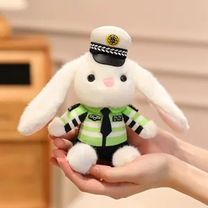 Adorable petit lapin policier en peluche blanc avec uniforme rayé vert pour sac à dos