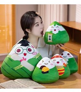 Peluche Zongzi verde a triangolo con faccia carina per regalo del Festival delle Barche Drago