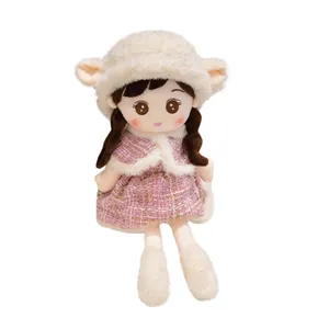 Süße Stoffpuppe Mädchen in rosa Tweed-Kleid und Pelzmütze tolles Geburtstagsgeschenk