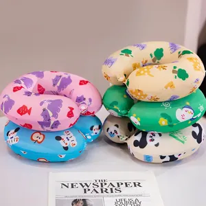Almohada de Cuello en Forma de U de Seda de Hielo y Espuma Viscoelástica Dibujos Animados Macaron Portátil para Viajes Oficina