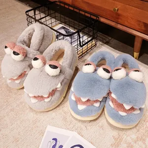 Lindas pantuflas de felpa de cocodrilo de dibujos animados para el calor invernal gris azul